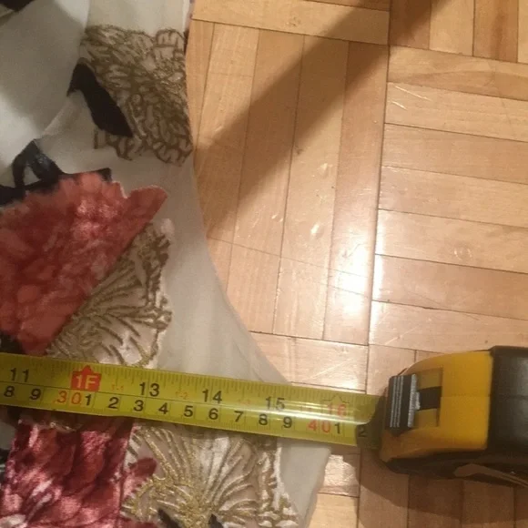 Guess  embroidered  flower dress NWOT​​​ - Picture 11 of 13